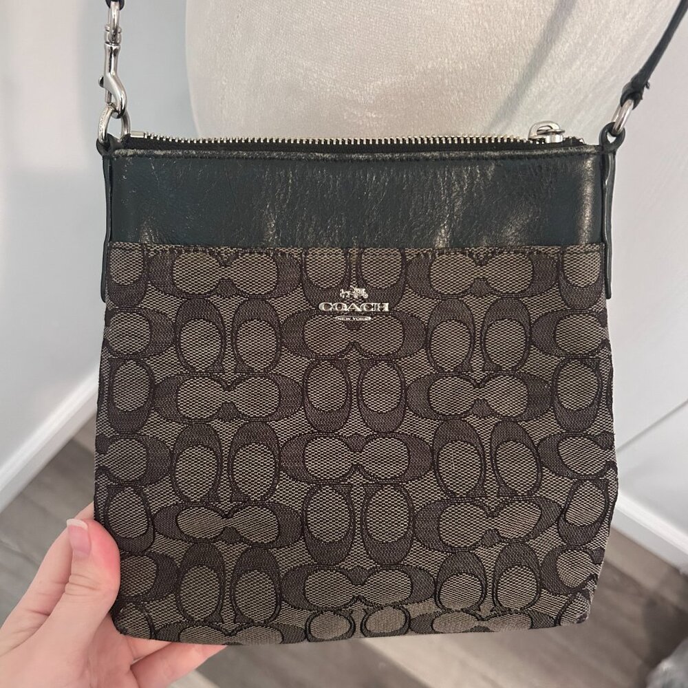 Coach Kitt Messenger Crossbody In Signature Jacquard - Picture 1 of 5